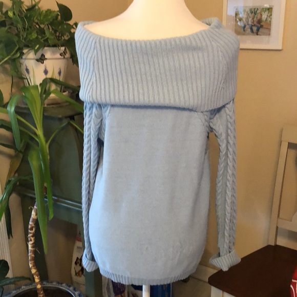 Ice blue medium sweater from Soho, New York and Company - Picture 2 of 6
